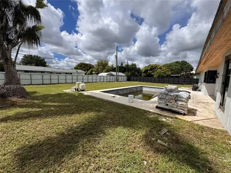444 NW 21st Street Homestead FL 33030