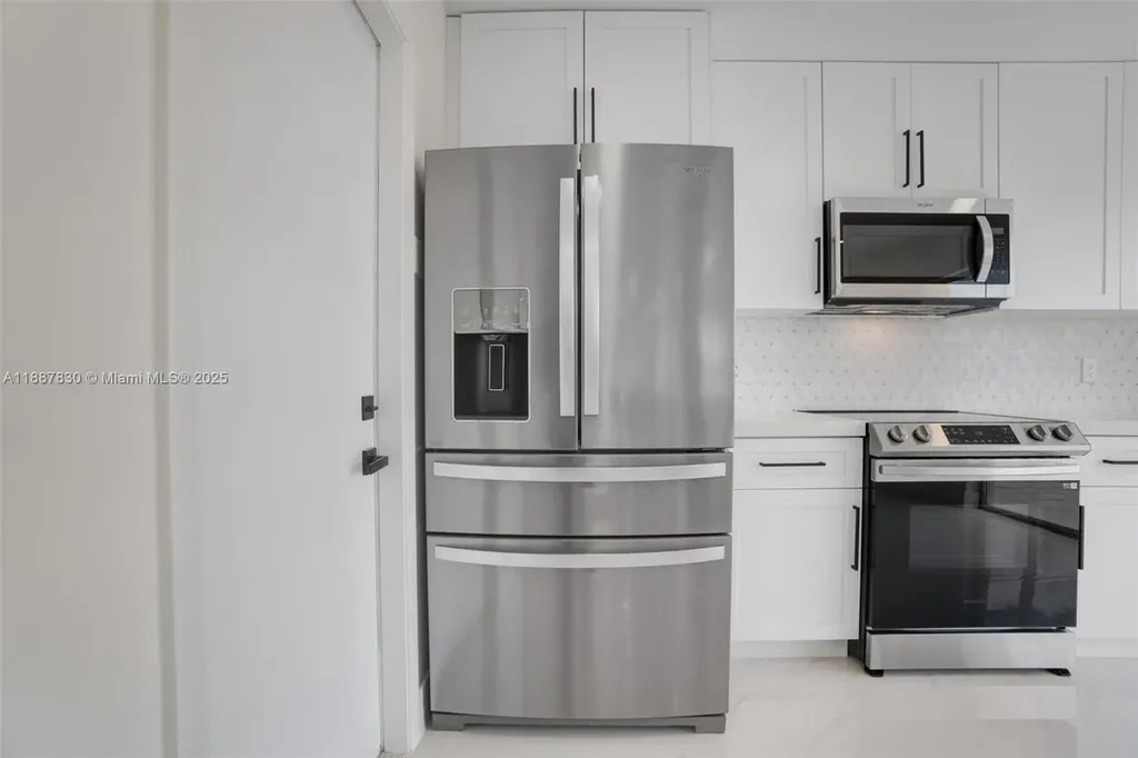 10728 Oak Lake Way Boca Raton FL 33498