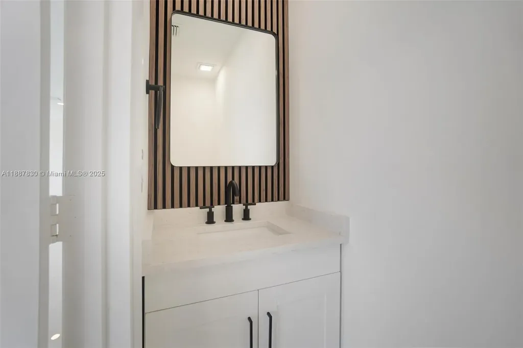 10728 Oak Lake Way Boca Raton FL 33498