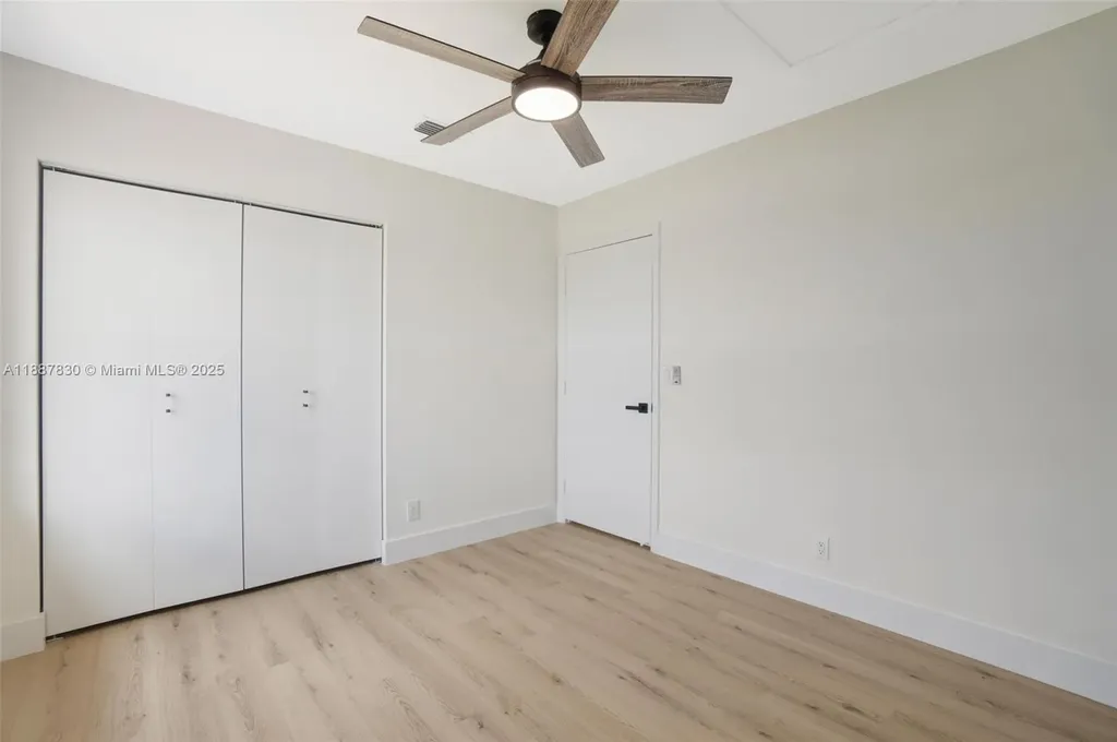 10728 Oak Lake Way Boca Raton FL 33498