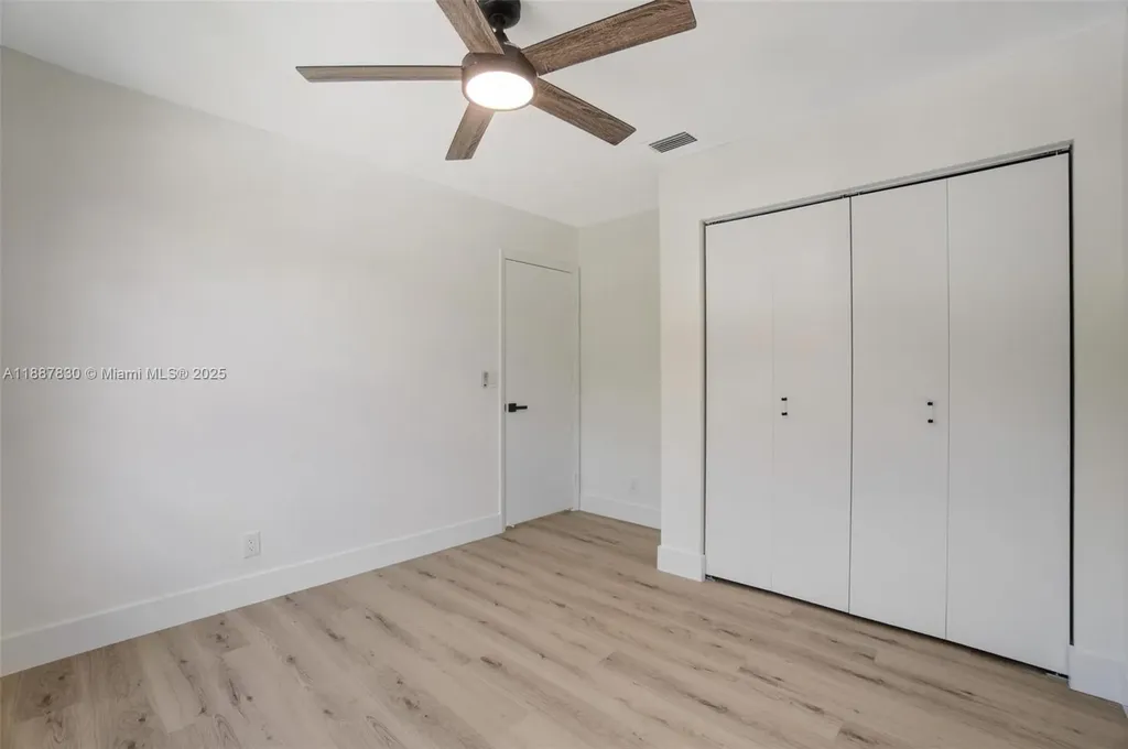 10728 Oak Lake Way Boca Raton FL 33498