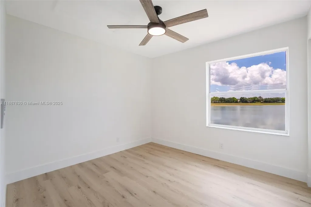 10728 Oak Lake Way Boca Raton FL 33498