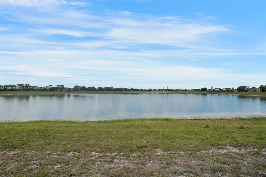 10728 Oak Lake Way Boca Raton FL 33498