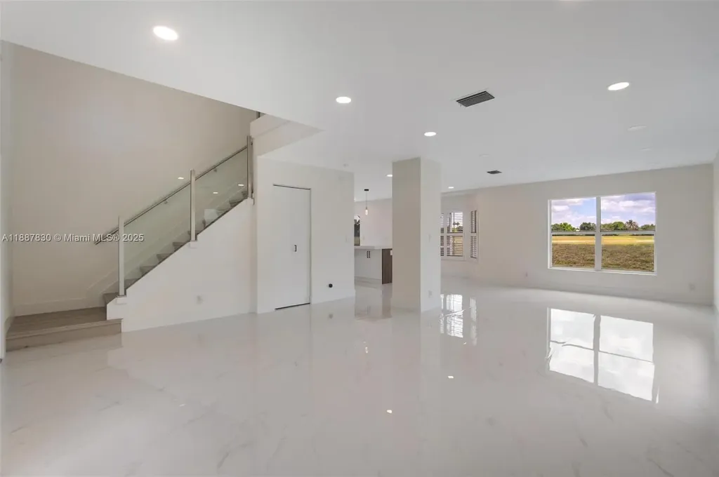 10728 Oak Lake Way Boca Raton FL 33498