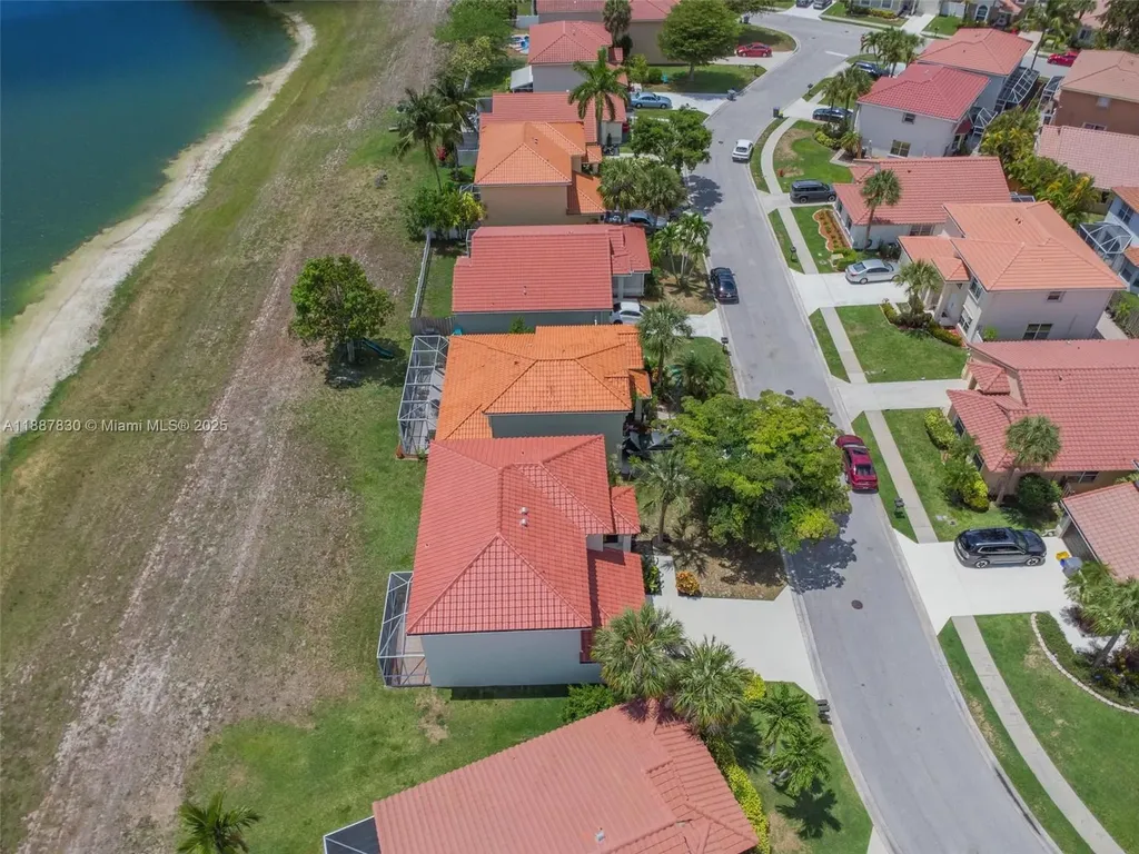 10728 Oak Lake Way Boca Raton FL 33498