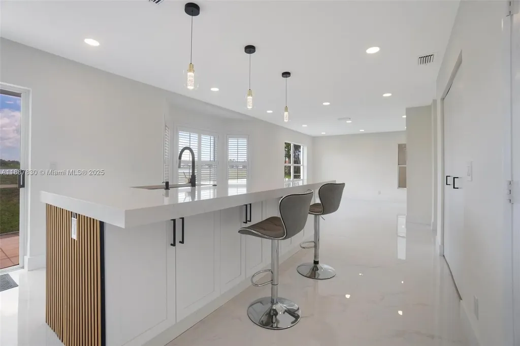 10728 Oak Lake Way Boca Raton FL 33498