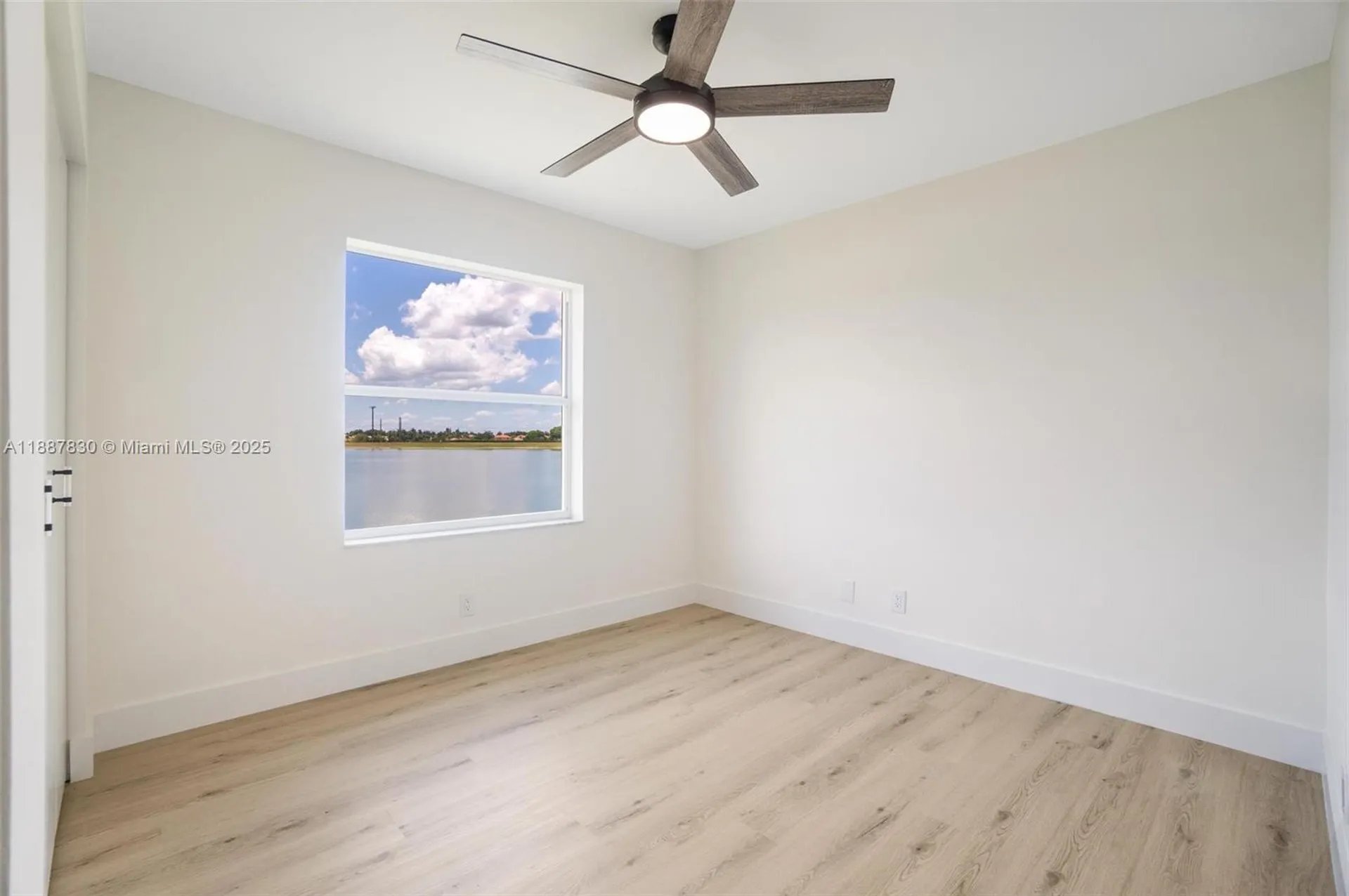 10728 Oak Lake Way Boca Raton FL 33498