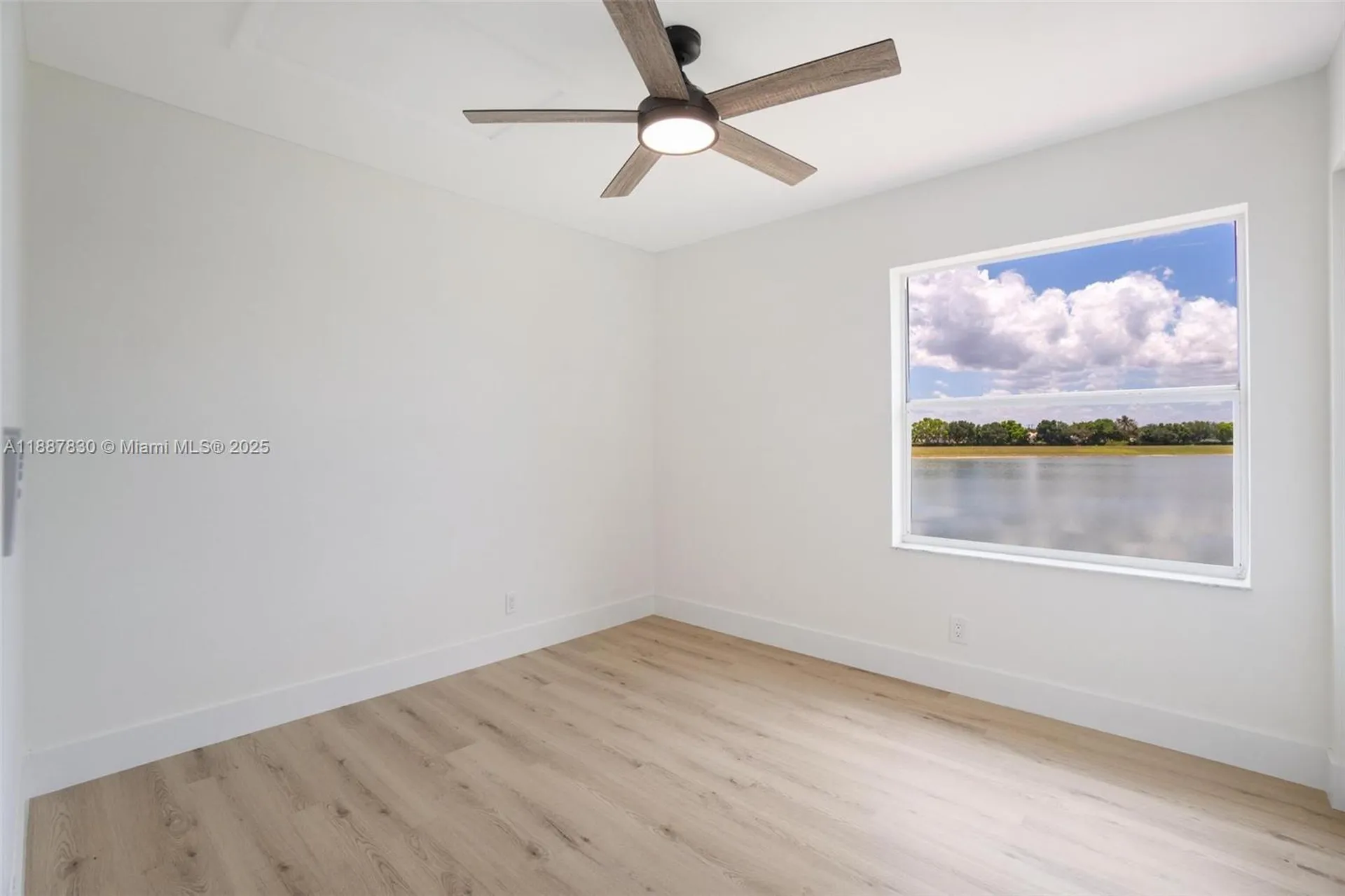 10728 Oak Lake Way Boca Raton FL 33498