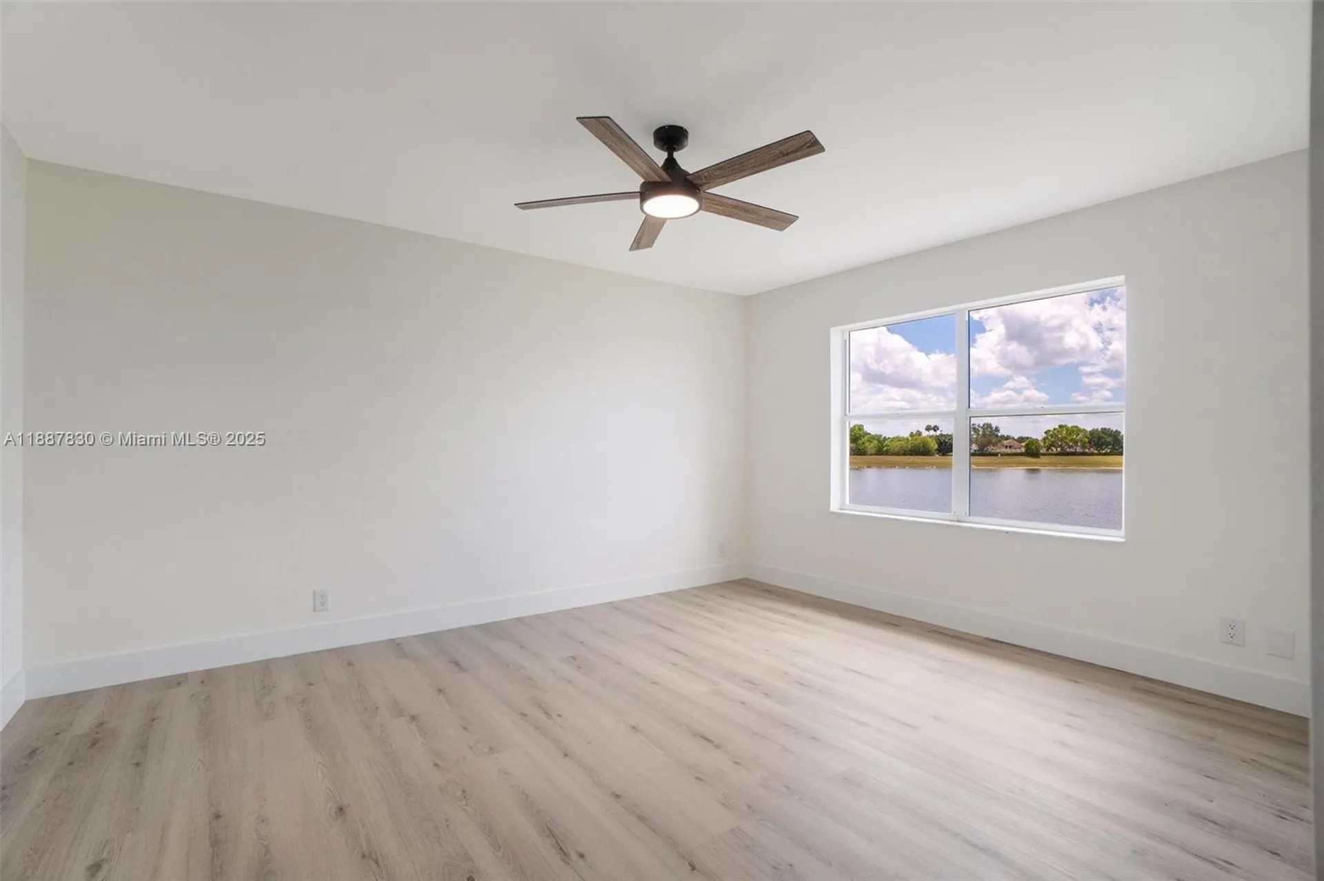 10728 Oak Lake Way Boca Raton FL 33498