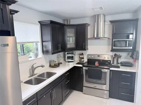 2150 NW 43rd Street Miami FL 33142