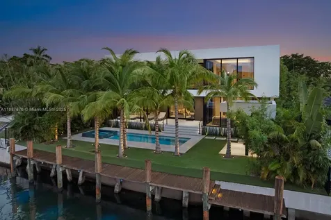 13225 Arch Creek Terrace North Miami FL 33181