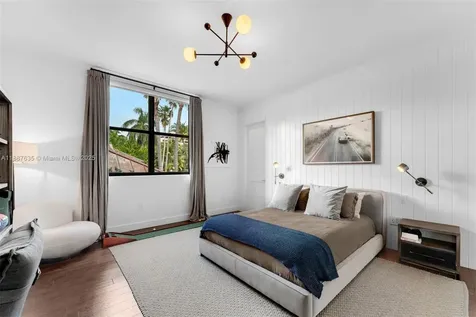 330 Caribbean Road Key Biscayne FL 33149