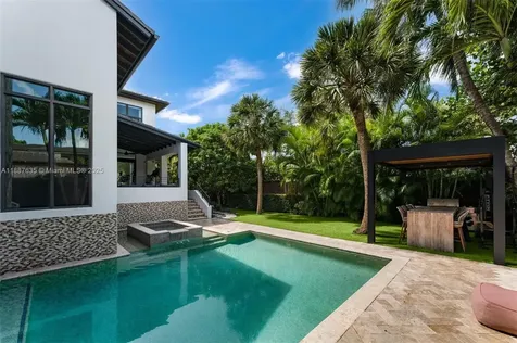 330 Caribbean Road Key Biscayne FL 33149