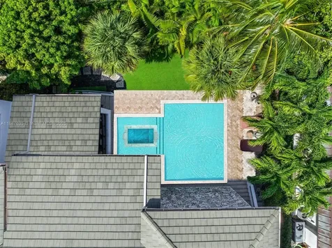 330 Caribbean Road Key Biscayne FL 33149