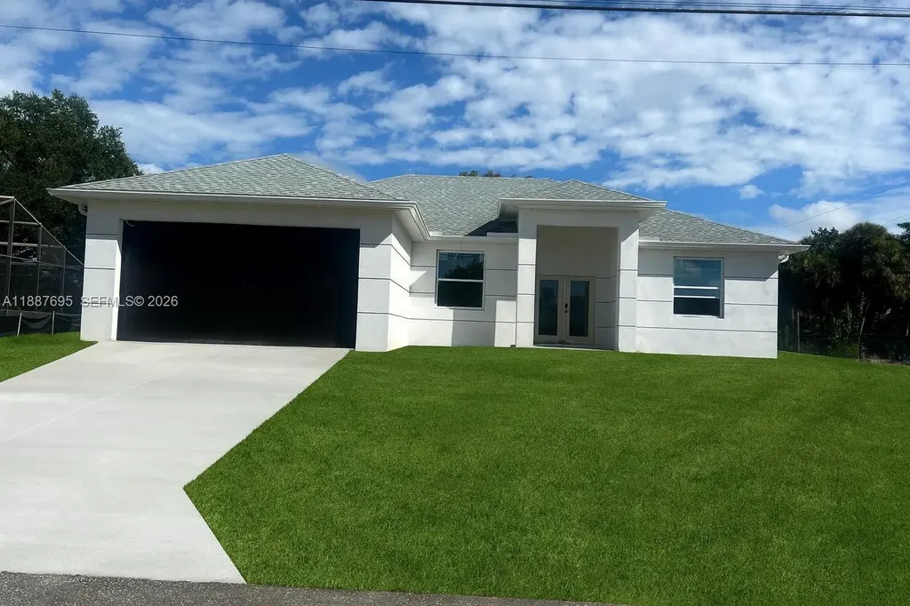 2524 Lakeview Drive Lehigh Acres FL 33936