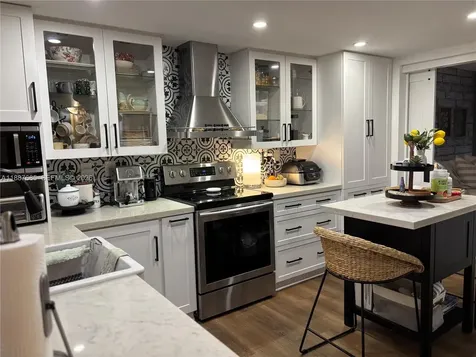 3842 Alcantara Avenue Doral FL 33178