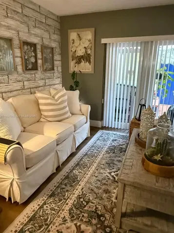 3842 Alcantara Avenue Doral FL 33178