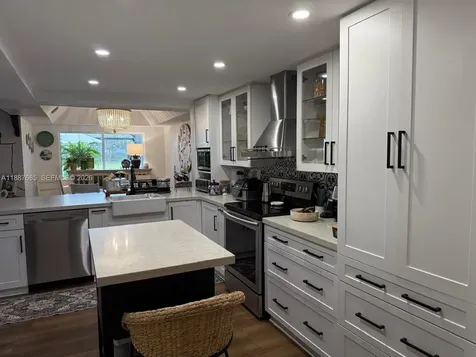 3842 Alcantara Avenue Doral FL 33178