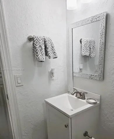 1025 Selkirk Street West Palm Beach FL 33405