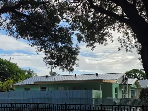 1025 Selkirk Street West Palm Beach FL 33405