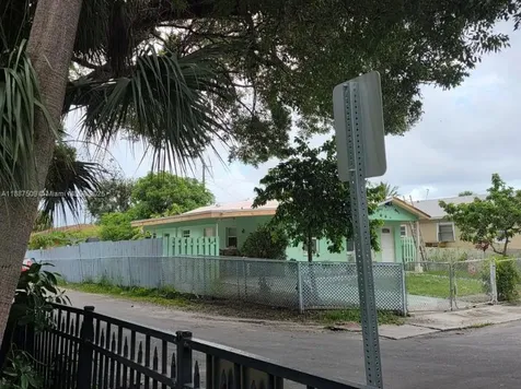 1025 Selkirk Street West Palm Beach FL 33405