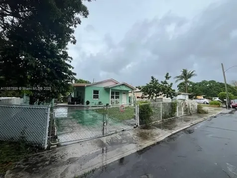 1025 Selkirk Street West Palm Beach FL 33405