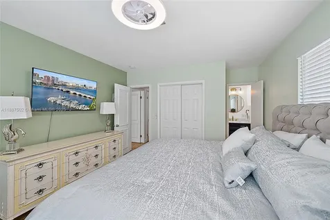 367 W Riverside Drive Tequesta FL 33469