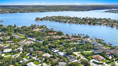 367 W Riverside Drive Tequesta FL 33469