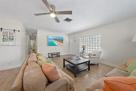 367 W Riverside Drive Tequesta FL 33469