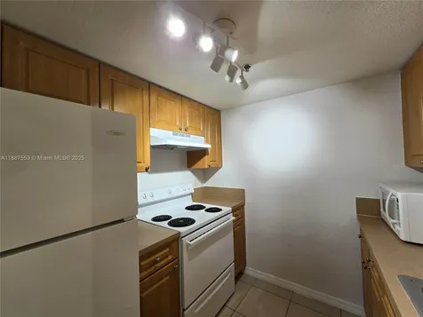 637 SW 3rd Street Miami FL 33130