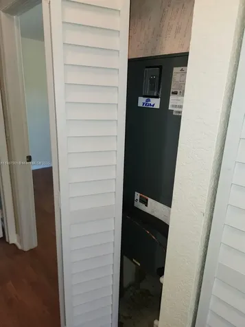9166 NW 40th Place Sunrise FL 33351