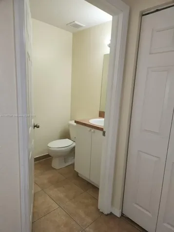 9166 NW 40th Place Sunrise FL 33351
