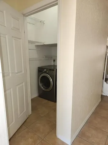 9166 NW 40th Place Sunrise FL 33351