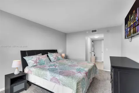 1000 Quayside Terrace Miami FL 33138