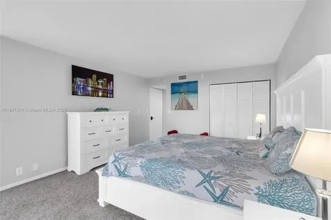 1000 Quayside Terrace Miami FL 33138