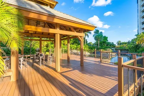 1000 Quayside Terrace Miami FL 33138