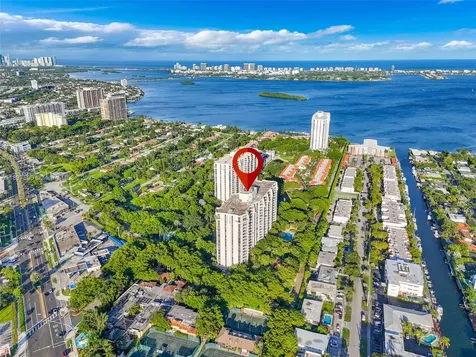 1000 Quayside Terrace Miami FL 33138