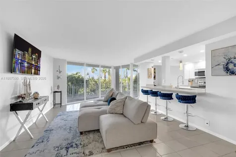 1000 Quayside Terrace Miami FL 33138