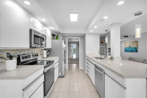 1000 Quayside Terrace Miami FL 33138