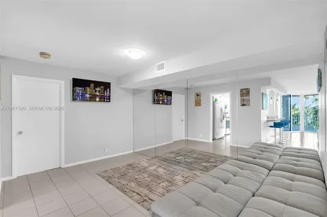 1000 Quayside Terrace Miami FL 33138
