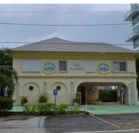 7941 East Drive North Bay Village FL 33141