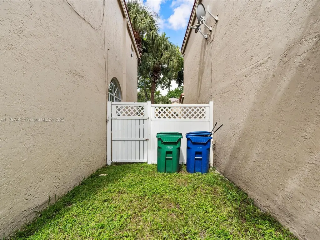 417 NW 87th Lane Coral Springs FL 33071