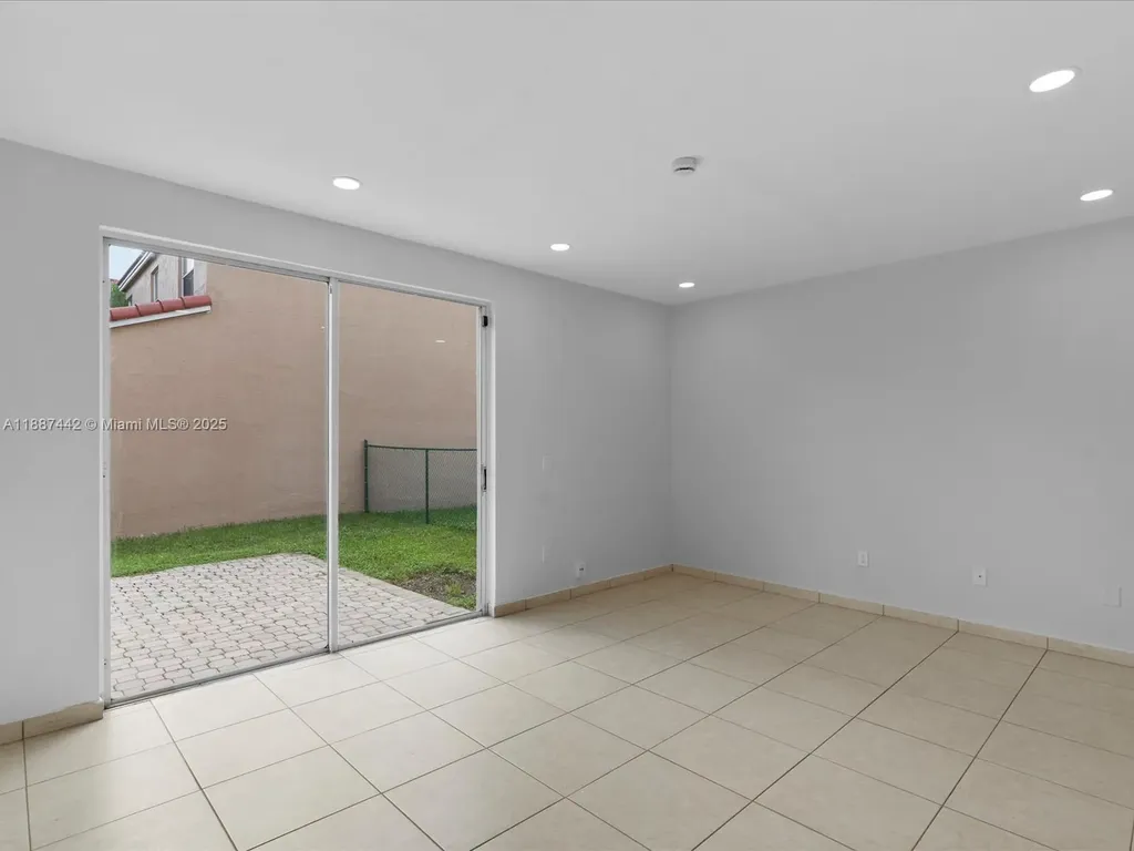 417 NW 87th Lane Coral Springs FL 33071