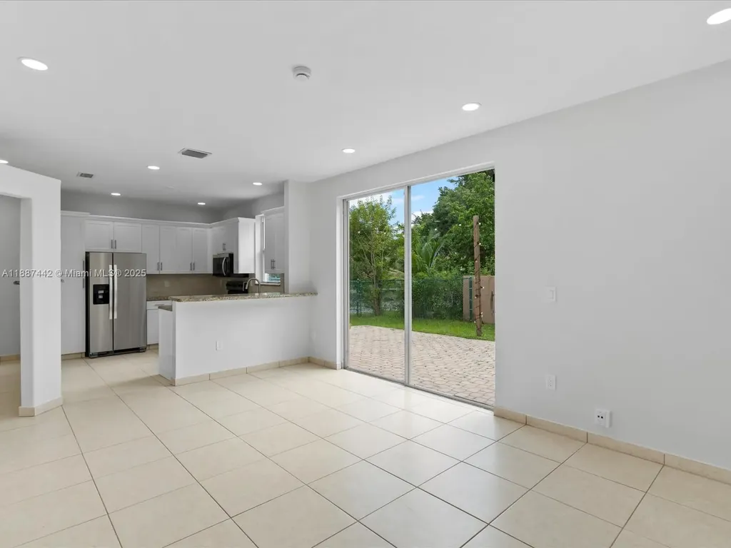 417 NW 87th Lane Coral Springs FL 33071