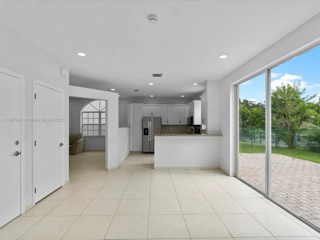 417 NW 87th Lane Coral Springs FL 33071