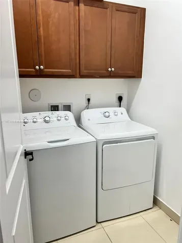 3214 W 97th Street Hialeah FL 33018