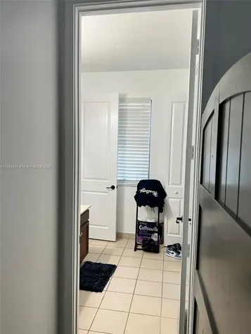 3214 W 97th Street Hialeah FL 33018