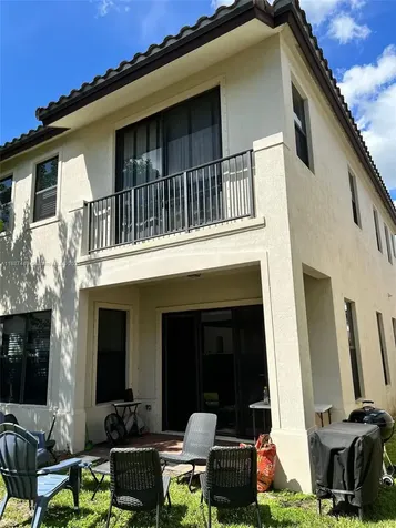 3214 W 97th Street Hialeah FL 33018