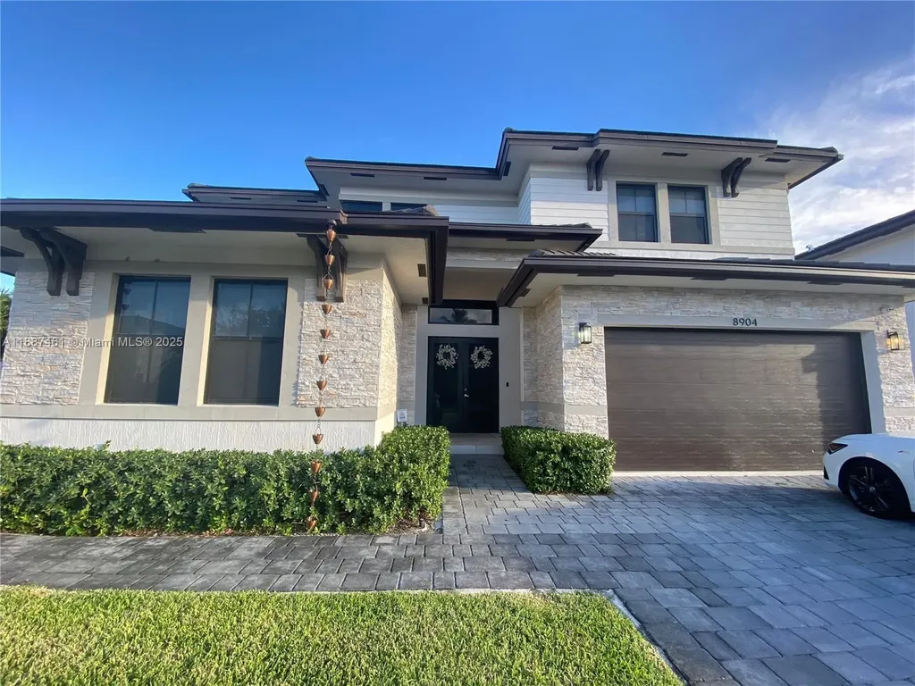 8904 SW 69th Terrace Miami FL 33173