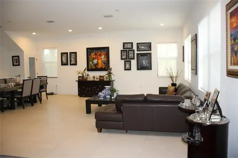 8904 SW 69th Terrace Miami FL 33173